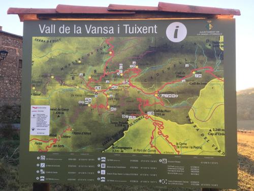 a sign with a map of va vienna iuct at Apartaments Cal Climent in Fornols