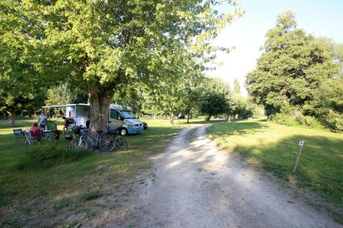 Gambar di galeri bagi Camping L'îlot du Chail di Sansais