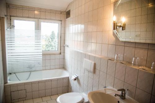 Koupelna v ubytování Hotel Stadt Peine
