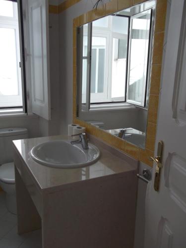Angola Top Floor 6 Bedrooms