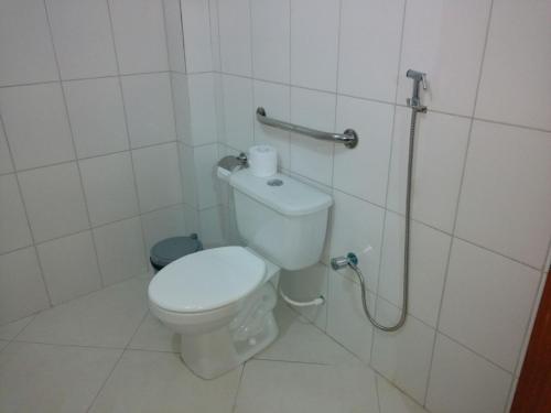 Bilik mandi di Conquista Palace Hotel