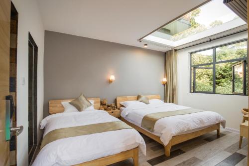 Gallery image of Guilin Lakeside Yige Hotel in Guilin