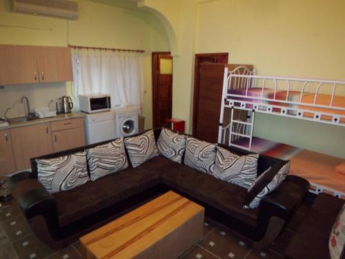Кухня или мини-кухня в izmir Tatil Evi Beach Resort Seferihisar
