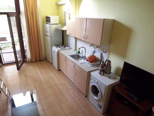 Kuchyň nebo kuchyňský kout v ubytování izmir Tatil Evi Beach Resort Seferihisar