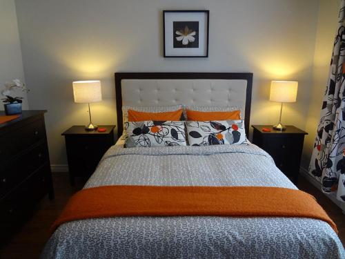 Кровать или кровати в номере Hotel Saint-Donat