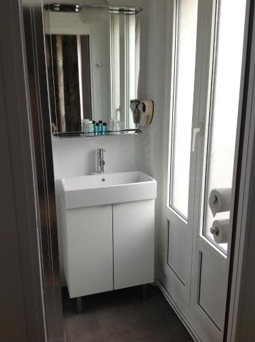 Un baño de L'Amiral