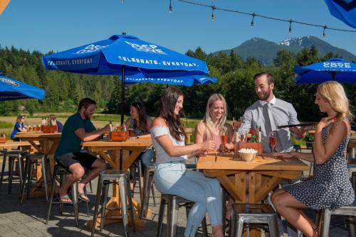 Гости Executive Suites Hotel and Resort, Squamish