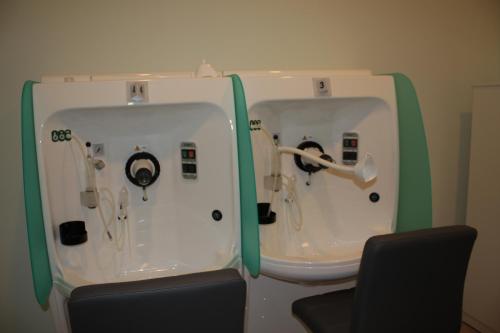 a room with twomedical machines at Domus Hotel in Bagnoli del Trigno