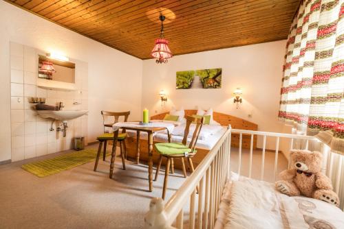 Posedenie v ubytovaní Appartement Landhaus Einsiedler