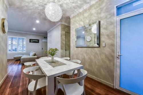Φωτογραφία από το άλμπουμ του Aloha Central Luxury Apartments σε Mount Gambier