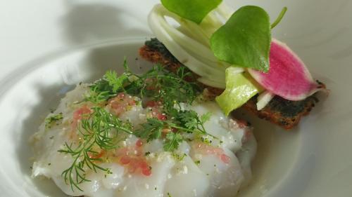 Makanan di atau berdekatan hotel