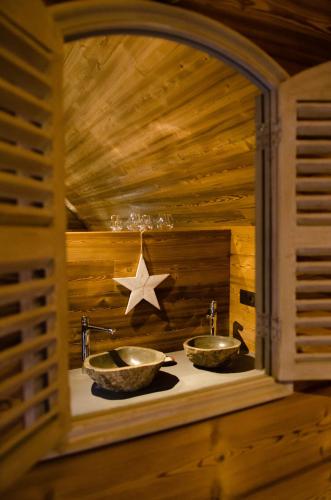 Imagen de la galería de Aqualodge Hôtel Insolite, en Ermeton-sur-Biert