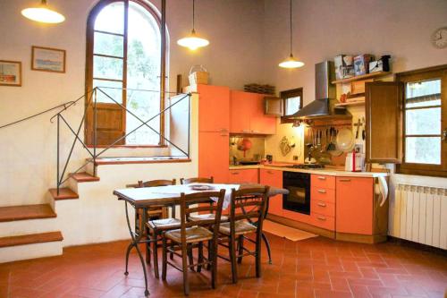 Η κουζίνα ή μικρή κουζίνα στο Agriturismo capanna delle Cozzole