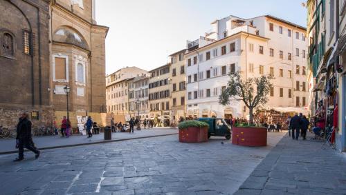 GuestHost - San Lorenzo Charm - Florence Nook