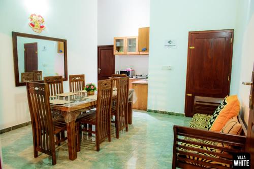 Η κουζίνα ή μικρή κουζίνα στο Villa White