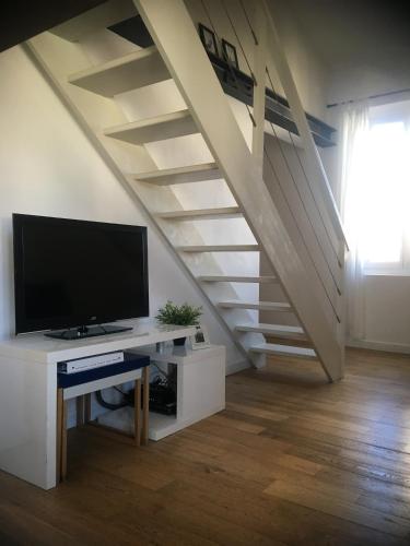 Charme Méditerranéen Votre pied à terre au Cœur du Port de Nice