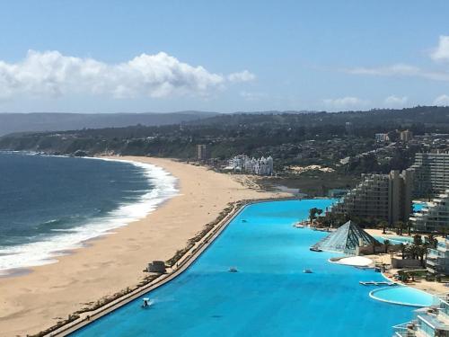 an aerial view of a beach and the ocean at Duplex Jacuzzi San Alfonso del Mar in Algarrobo