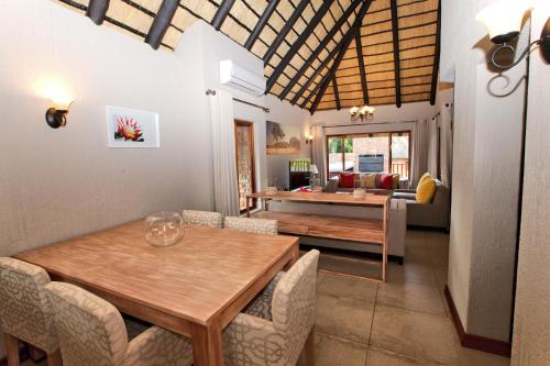 Un lugar para sentarse en Kruger Park Lodge Unit No. 509