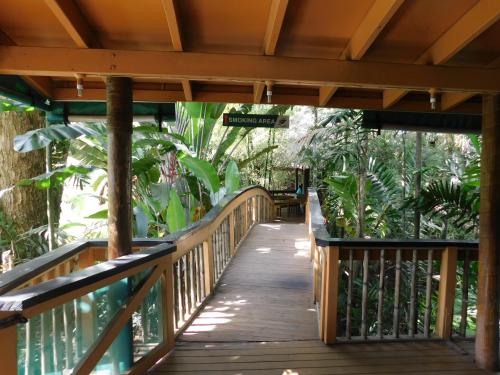 Un balcón o terraza de Rainforest Eco Lodge