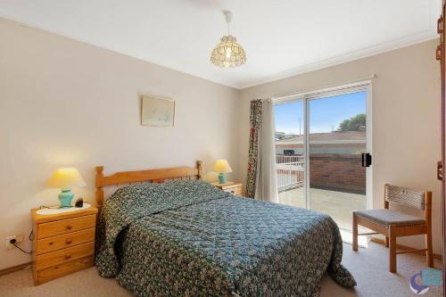 Katil atau katil-katil dalam bilik di Ballingalla Apartments By the Golf Course