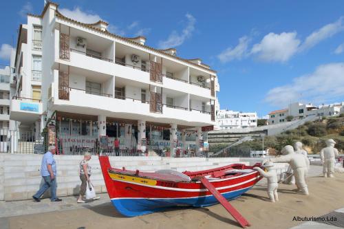 Gallery image of Edificio Albufeira Apartamentos A. Local - Albuturismo Lda in Albufeira