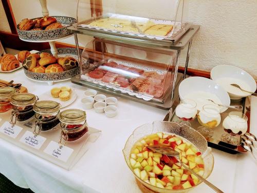 Makanan di atau berdekatan hotel