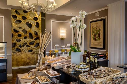 Mad på hotellet eller i nærheden