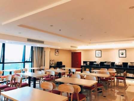 Restaurant o iba pang lugar na makakainan sa Thank Inn Chain Hotel Jiangsu Yancheng Dongtai Huiyin Plaza