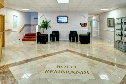 Ο χώρος του λόμπι ή της ρεσεψιόν στο Best Western Weymouth Hotel Rembrandt