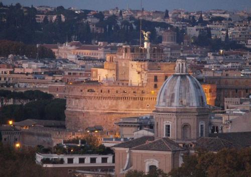 Vatican In The Moonlight Apartment