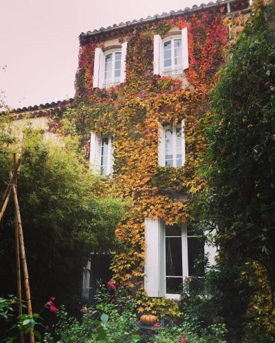 Ein Garten an der Unterkunft Le logis blanc bed&breakfast