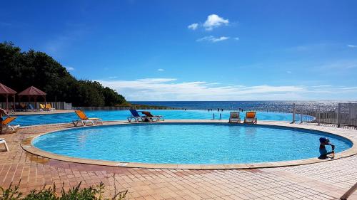 Piscina a Gwadabelle o a prop