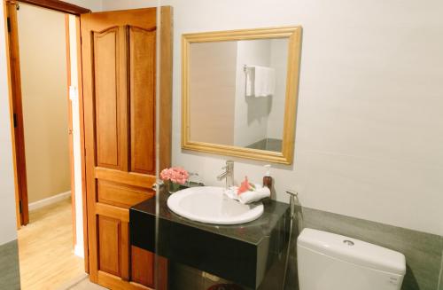 Koupelna v ubytování Minh Nhung Hotel