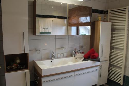 Kúpeľňa v ubytovaní Neumann Ferienwohnung Fanning
