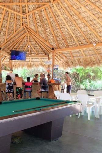 Restoran atau tempat lain untuk makan di Mondala Hostal Carrizalillo