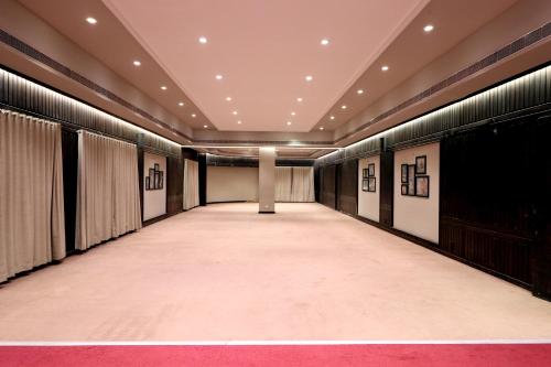 Фотография из галереи Hotel AGC в Аурангабаде
