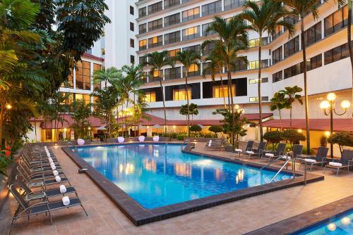 Kolam renang di atau di dekat York Hotel