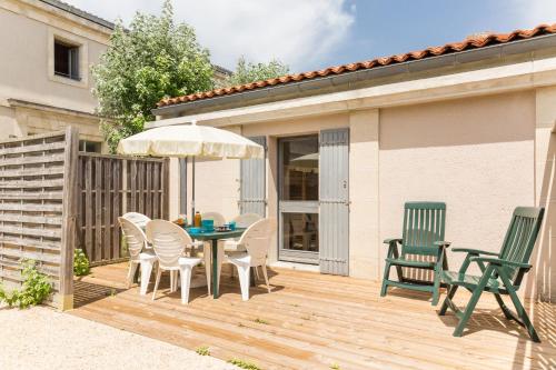Патио или другая зона на открытом воздухе в Résidence Pierre & Vacances Le Fort de la Rade