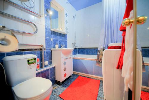 Ванная комната в Пять Звёзд Роскошь на площади Революции