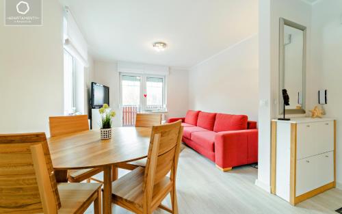 Wonder Home - Apartament z garażem, ogródkiem, miejscem na grilla i widokiem na Karkonosze