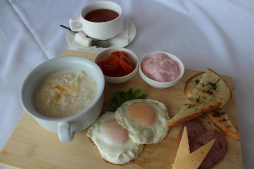 Makanan di atau berdekatan hotel