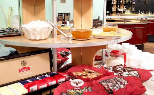 Jídlo v hotelu nebo okolí