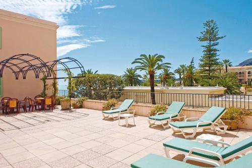 Gallery image of H&ocirc;tel Vacances Bleues Balmoral in Menton