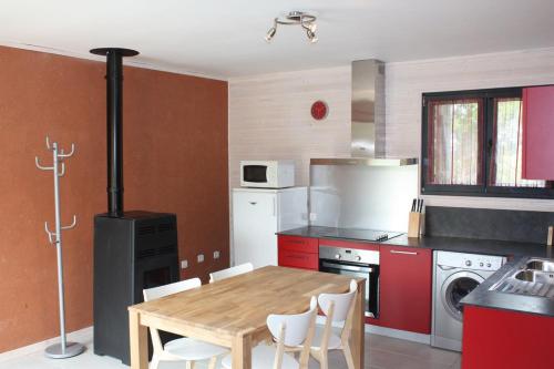 Imagen de la galería de Gîte chalet bois avec spa privatif, en Mauriac