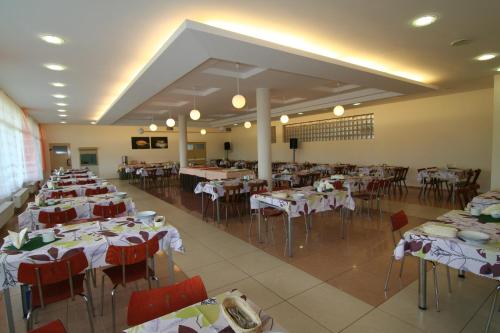 A restaurant or other place to eat at Sophia Bryza - Centrum Rehabilitacji i Wypoczynku