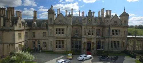 Gallery image of Stoke Rochford Hall in Grantham
