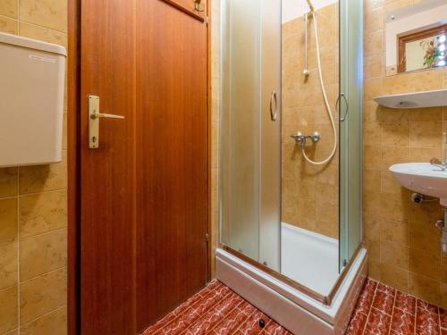 Ванная комната в Apartment Snjezana