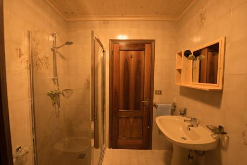 Bilik mandi di casa per vacanze Letizia