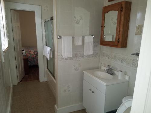 Koupelna v ubytování A Sapphire Inn