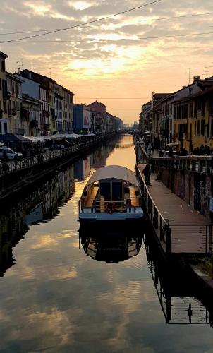 La Boheme Quiet Apartment With Nice Balcony Attic Floor Tranquilla Mansarda Con Balcone Vista Giardino Metro Subway Porta Genova ミラノ 22年 最新料金